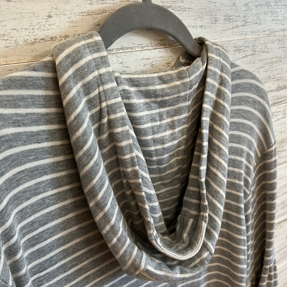 Lou & Grey 3/4 Wide Sleeve Hoodie Sweater Dress l SIZE XS - Picture 7 of 7